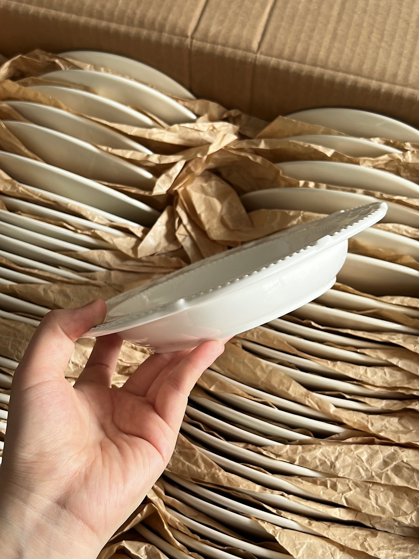 Nordic Bow Relief Ceramic Plate - Vintage Cream Tableware